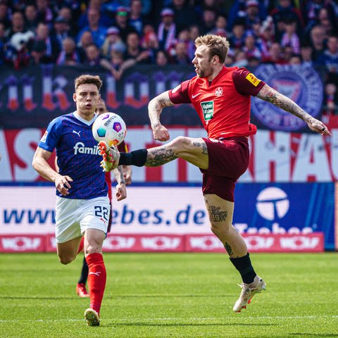 Holstein Kiel gegen den FCK (Foto: IMAGO, Imago Images / Eibner-Pressefoto/Marcel von Fehrn)