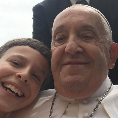 Selfie mit Papst Franziskus: So nah kam der Domchor Speyer dem katholischen Kirchenoberhaupt