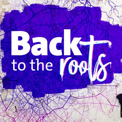 Das Keyvisual zum Format "Back to the Roots". Der Schriftzug auf einem violetfarbenen Untergrund, daneben eine gezeichnete männliche Silhouette.