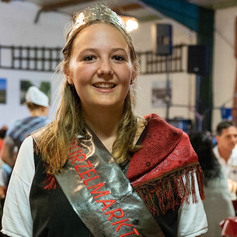 Franziska Walter tanzt in der ältesten Trachtengruppe der Pfalz