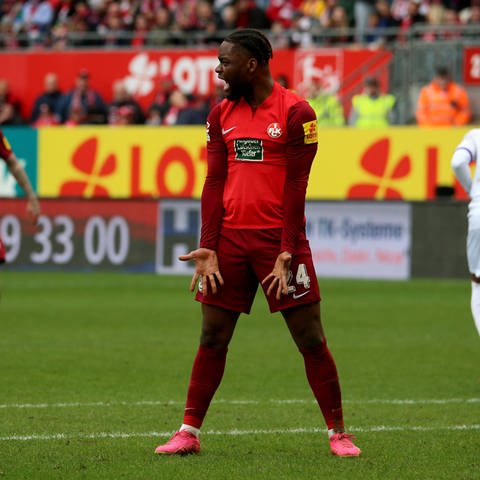 Traf nach seine Einwechslung gegen seinen Ex-Klub VfL Osnabrück: FCK Stürmer Ba-Muaka "Chance" Simakala (Foto: IMAGO, Imago/ Jan Huebner)