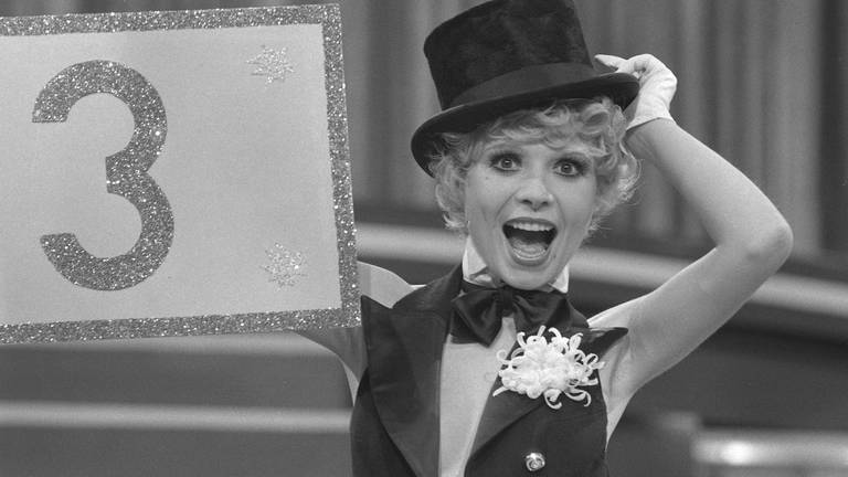 22. Dezember: Die durch Deutschlands erste Comedy-Serie "Klimbim" bekannt gewordene Schauspielerin Ingrid Steeger ist tot. In den 1970er-Jahren machte Steeger in ihrer Parade- und Lieblingsrolle als Nervensäge "Gabi" Fernsehkarriere. Bereits vor längerer Zeit hatte sie sich aber aus dem aktiven Showgeschäft zurückgezogen. 