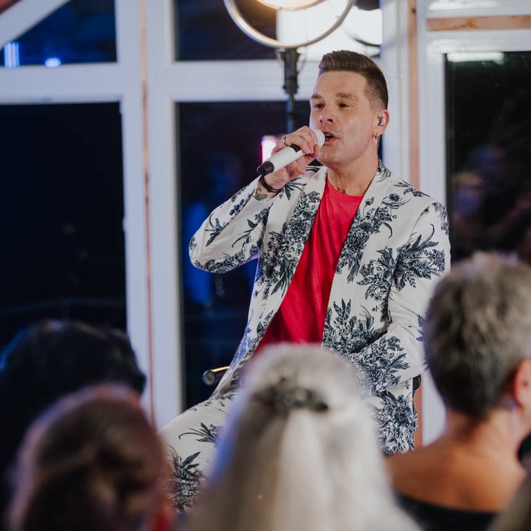 Eloy de Jong stellt sein neues Album "Viel mehr als das Beste" vor.