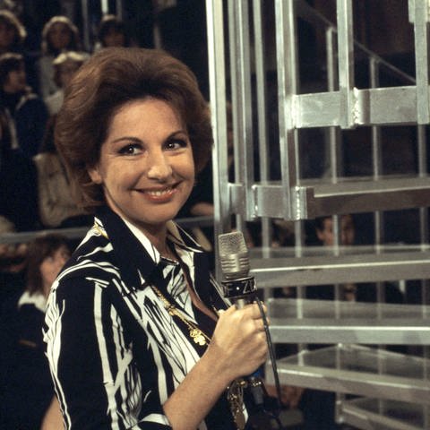 Johanna von Koczian bei einem Auftritt in der ZDF-Hitparade in den 1970er Jahren. (Foto: picture-alliance / Reportdienste, dpa | Walter Becher)
