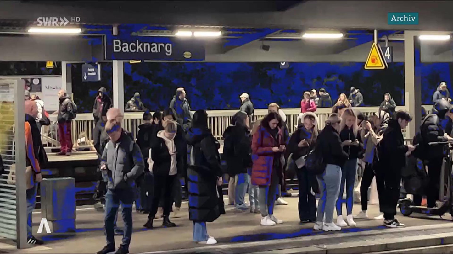 Zugausf Lle Und Versp Tungen S Bahn Chaos In Region Stuttgart Swr