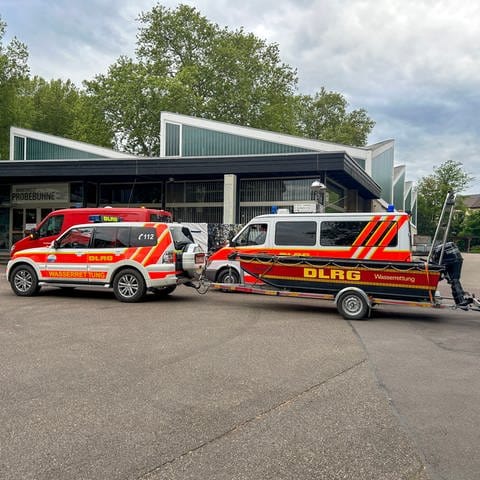 Feuerwehr und DLRG bei einem Rettungseinsatz im Karlsruher Zoo.  (Foto: Einsatz-Report24)