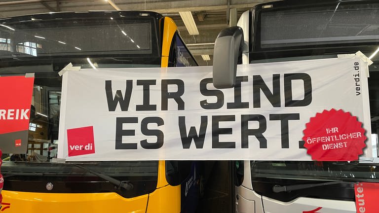 Die Gewerkschaft ver.di kündigte am Freitagmorgen an, dass der Streik im kommunalen Nahverkehr in Karlsruhe verlängert wird