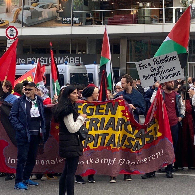 Protest In Stuttgart F R Pal Stina Gewalt Am Rande Der Demo Swr Aktuell