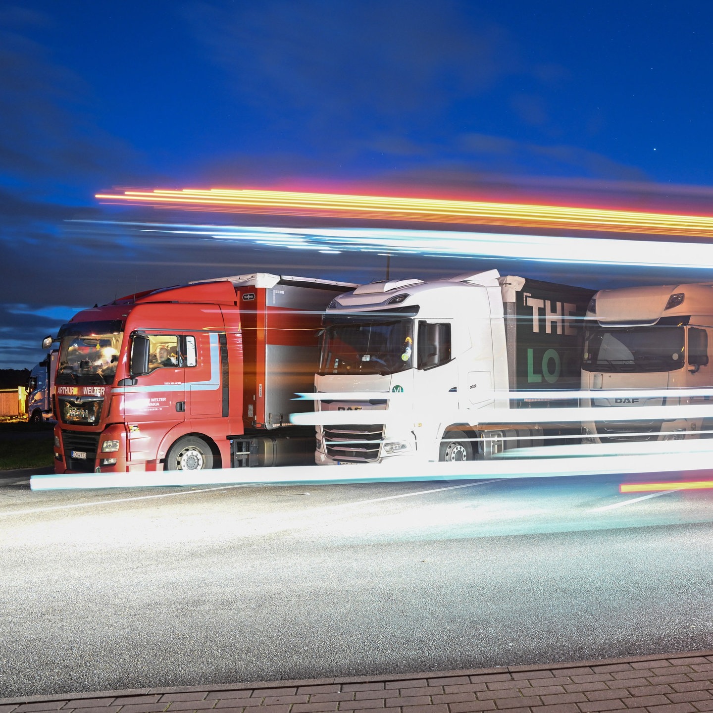 Streit eskaliert Betrunkener Lkw Fahrer überfährt Kollegen NEWSZONE