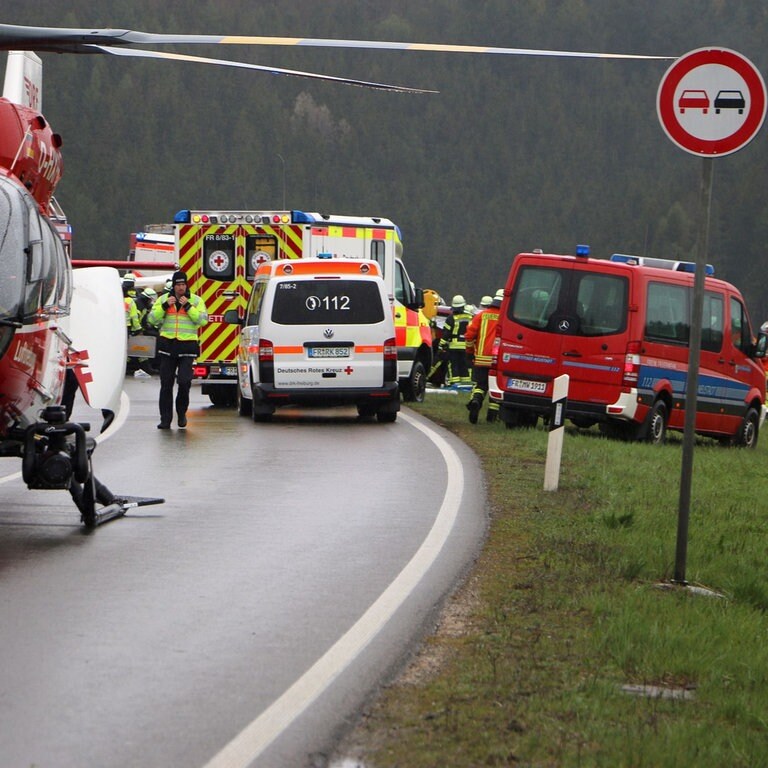 Schwerer Unfall Auf B Bei L Ffingen Zwei Menschen Gestorben Swr