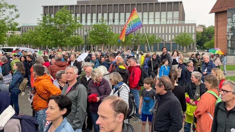 Reutlingen Feiert 75 Jahre Grundgesetz Mit Demo Musik Und Reden SWR