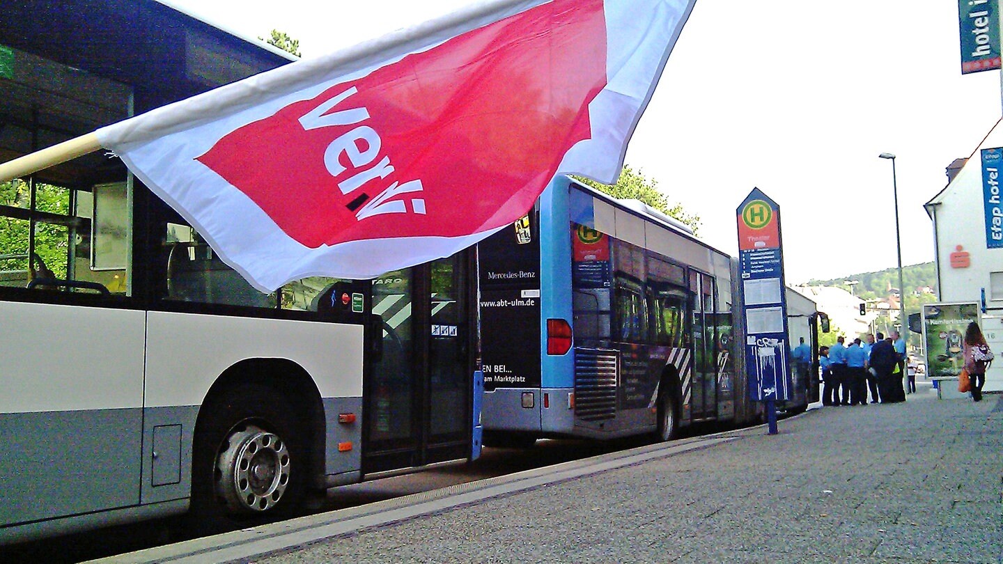 Großer ÖPNV Streik in Ulm Gähnende Leere an Haltestellen SWR Aktuell