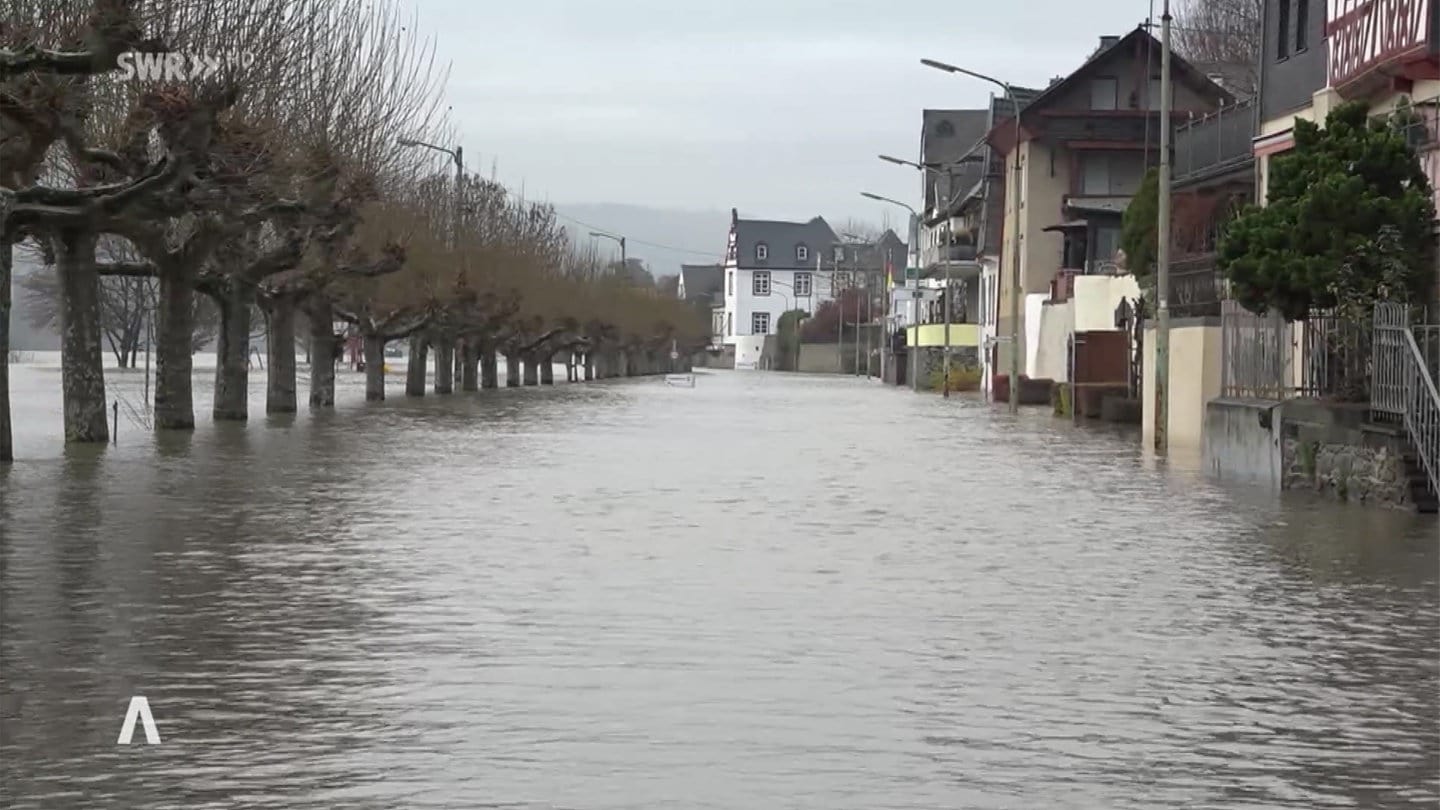 Rhein Hochwasser Berflutet Promenade In Leutesdorf Swr Aktuell