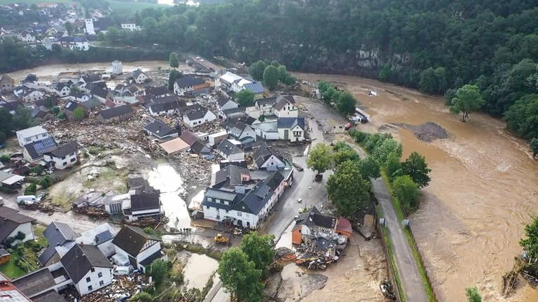 Überflutungen in Schuld im Kreis Ahrweiler (Foto: dpa Bildfunk, picture alliance/dpa/TNN | Christoph Reichwein)