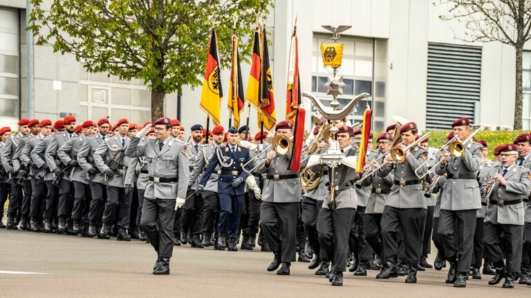 Artillerieschule In Idar Oberstein Bekommt Neuen Leiter SWR Aktuell