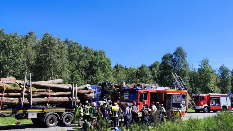 Schwerer Unfall Mit Zwei Lkw Bei Talling