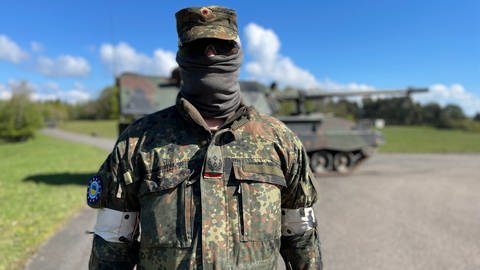 Der Ausbildungsverantwortliche der ukrainischen Streitkräfte ist beeindruckt von der Motivation der ukrainischen Soldaten. (Foto: SWR)