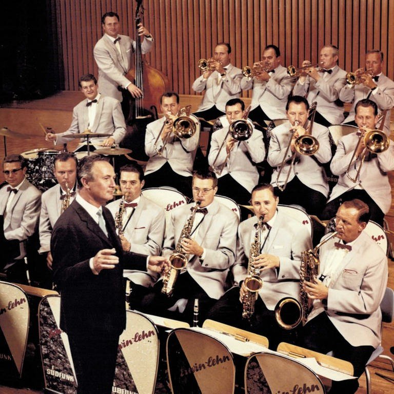 Farbfoto von Erwin Lehn und sein Südfunk-Tanzorchester von 1965 (Foto: SWR, SWR - Hugo Jehle)