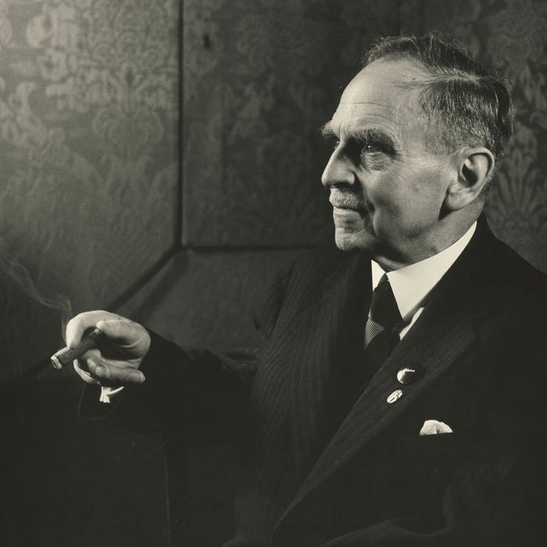 Der Chemiker Otto Hahn (1879 - 1968) um 1948 (Foto: picture-alliance / Reportdienste, picture alliance / akg-images / Fritz Eschen | akg-images / Fritz Eschen)
