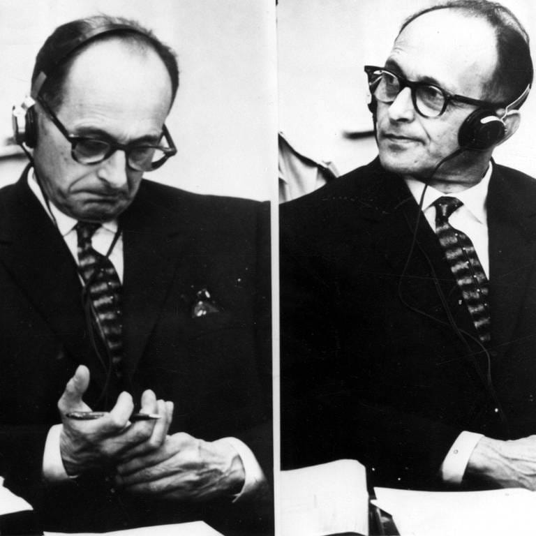 Die wechselnden Gesichter von Adolf Eichmann. Drei Nahaufnahmen des ehemaligen SS-Führers Adolf Eichmann, gekleidet in einen dunklen Anzug und ein weißes Hemd, während er sich am 27. April 1961 in Jerusalem im Prozess gegen ihn die Beweise anhört.