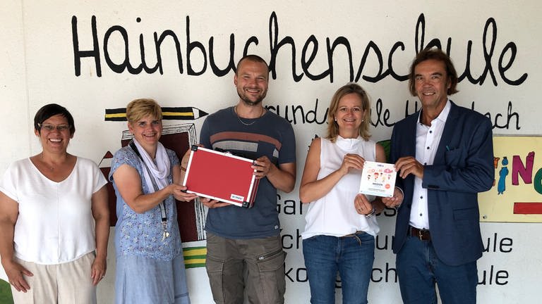 Medientrixx-Plakettenvergabe an der Hainbuchenschule Grundschule Hagenbach