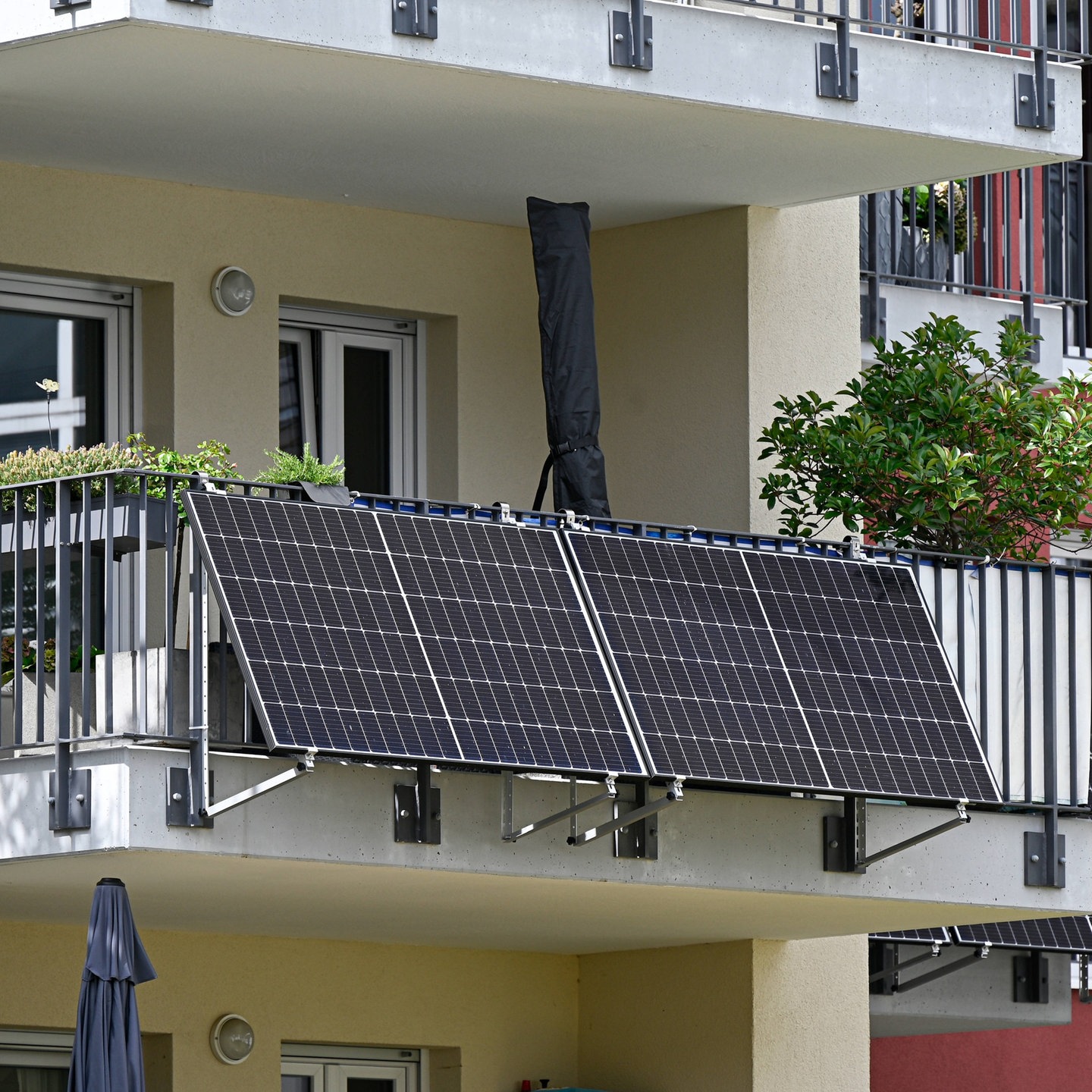 Strom Aus Der Sonne Stiftung Warentest Testet Balkon Solaranlagen