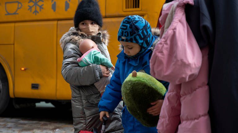 Ukrainische Flüchtlinge in Deutschland (Foto: picture-alliance / Reportdienste, picture alliance/dpa | Christophe Gateau)