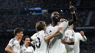 Antonio Rüdiger von Real Madrid jubelt nach seinem Treffer gegen den VfB Stuttgart