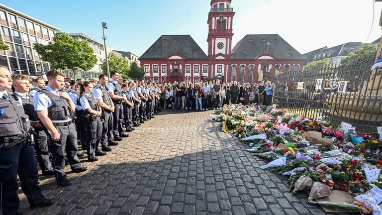 Polizisten gedenken ihres getöteten Kollegen in Mannheim