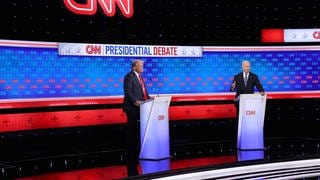 Donald Trump (links) und Joe Biden bei einer TV-Debatte im US-Fernsehen.