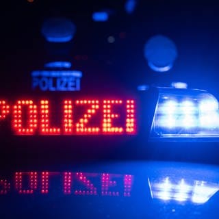 Blaulicht auf einem Polizeifahrzeug