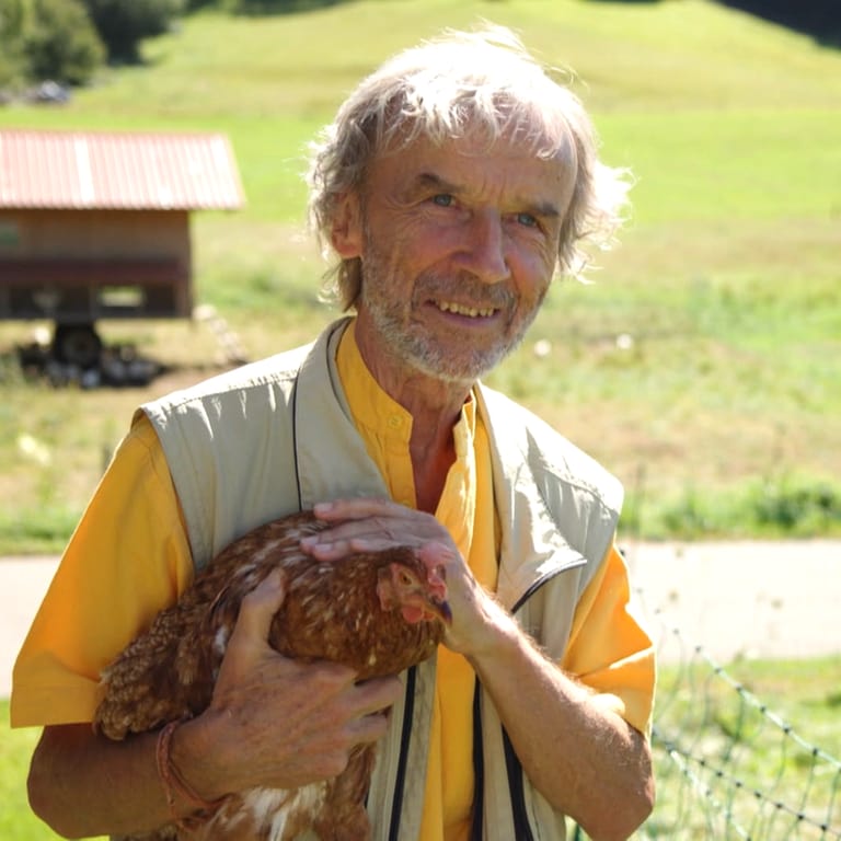 Tierretter: Mann rettet Huhn vor dem Schlachthof - SWR Heimat