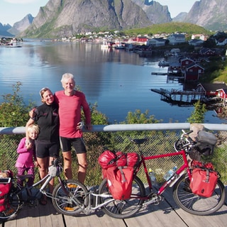 Familie mit Rädern im Urlaub