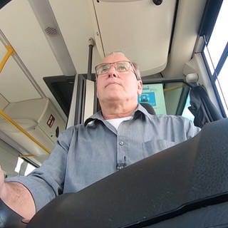 Bernd Pertzborn ist Busfahrer aus Leidenschaft