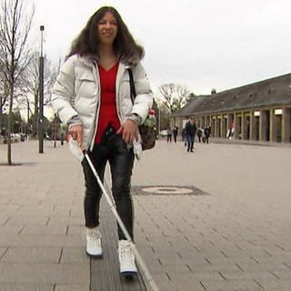 Nina ist blind, studiert aber trotzdem Erziehungswissenschaft an der Uni Mainz