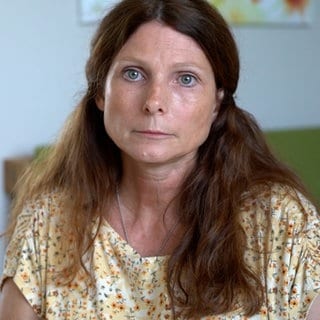 Trauernde Mutter Nicole aus Mainz