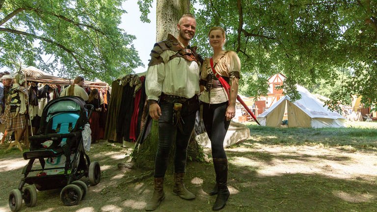 Zwischen Elfen, Trollen, Geistern und Hexern – Jens und Daniela lieben das Mittelalter