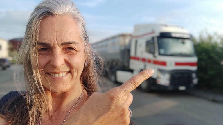 Unterwegs Mit Einem Vierzigtonner: Marion Ist LKW-Fahrerin - SWR Heimat