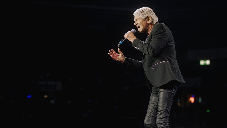 Matthias Reim während seines Auftritts bei der Schlagernacht 2024 in Stuttgart