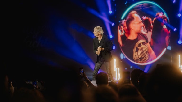 Matthias Reim während seines Auftritts bei der Schlagernacht 2024 in Stuttgart