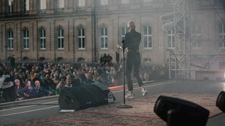 Stefanie Heinzmann Konzert auf dem SWR Sommerfestival auf dem Schlossplatz in Stuttgart