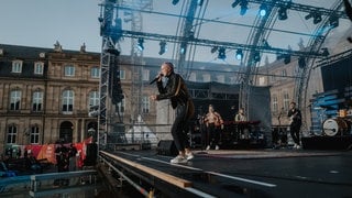 Stefanie Heinzmann Konzert auf dem SWR Sommerfestival auf dem Schlossplatz in Stuttgart