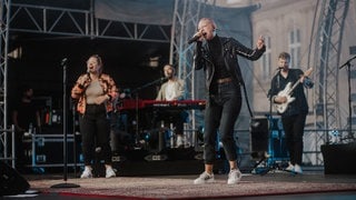 Stefanie Heinzmann Konzert auf dem SWR Sommerfestival auf dem Schlossplatz in Stuttgart