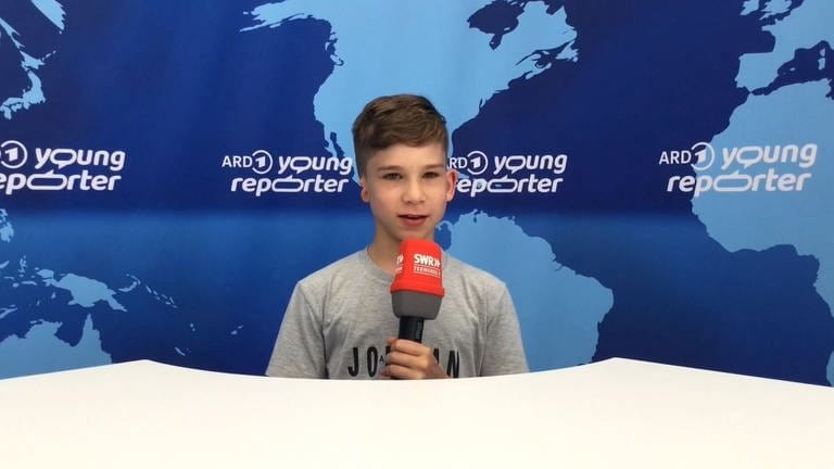 Der ARD Young Reporter Milo berichtet live vom SWR Sommerfestival 2023 in Stuttgart.