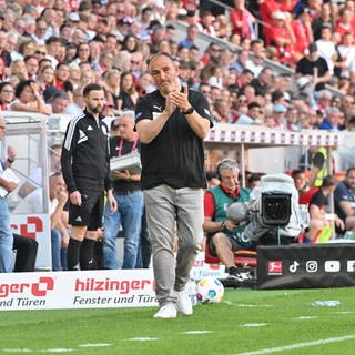 Frank Schmidt an der Seitenlinie beim Auswärtsspiel beim SC Freiburg (1:1).