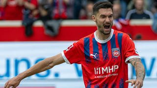 Tim Kleindienst (damals noch beim 1. FC Heidenheim) jubelt über ein Tor