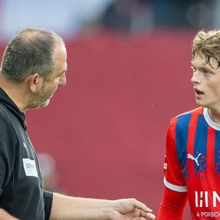 Trainer Frank Schmidt und Paul Wanner vom 1. FC Heidenheim