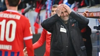 Heidenheim-Trainer Frank Schmidt im Spiel gegen den VfB Stuttgart. 