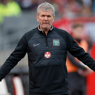 Der neue FCK Trainer Friedhelm Funkel holt bei seinem Einstand ein 1:1 beim 1. FC Nürnberg 