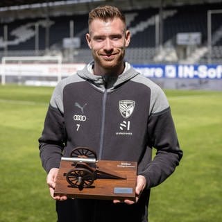FCK-Neuzugang Jannik Mause mit Torjägerkanone der 3.Liga 